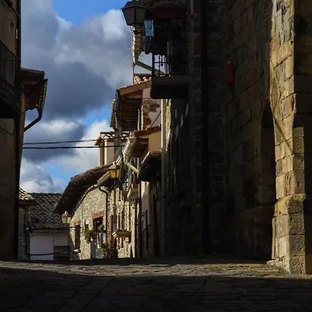 Ostello Restaurante De Artieda (Zaragoza)